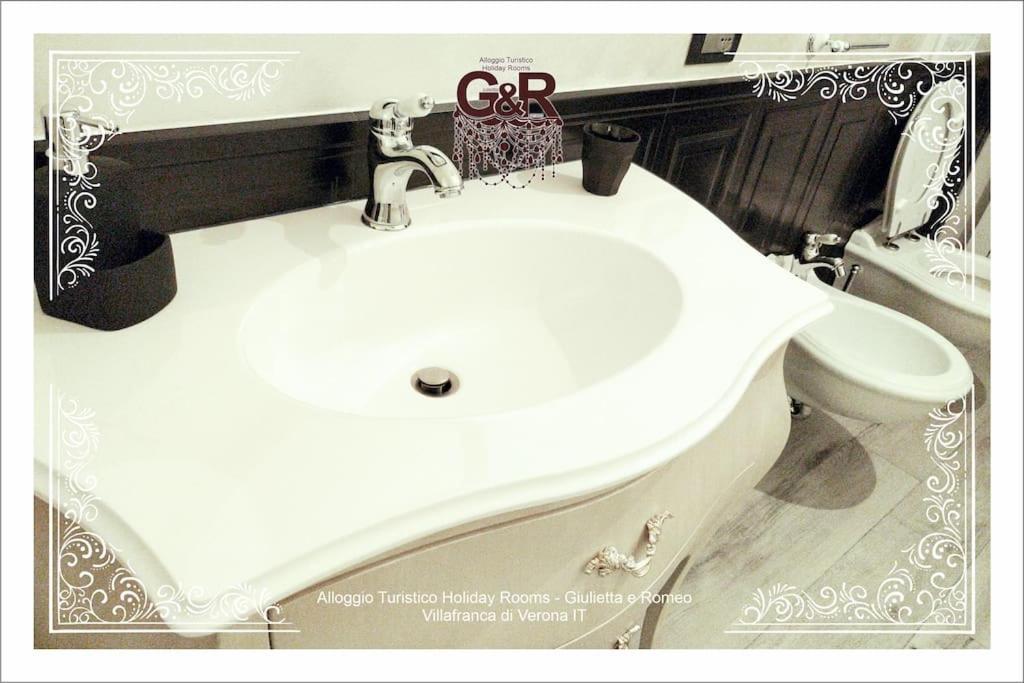 Alloggio Turistico Giulietta E Romeo - Intero Appartamento - Villafranca Di Verona, Zimmer, Holiday Rooms ภายนอก รูปภาพ